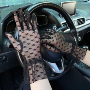 guantes-de-mujer-con-diseno-de-corazones-y-estilo-de-moda